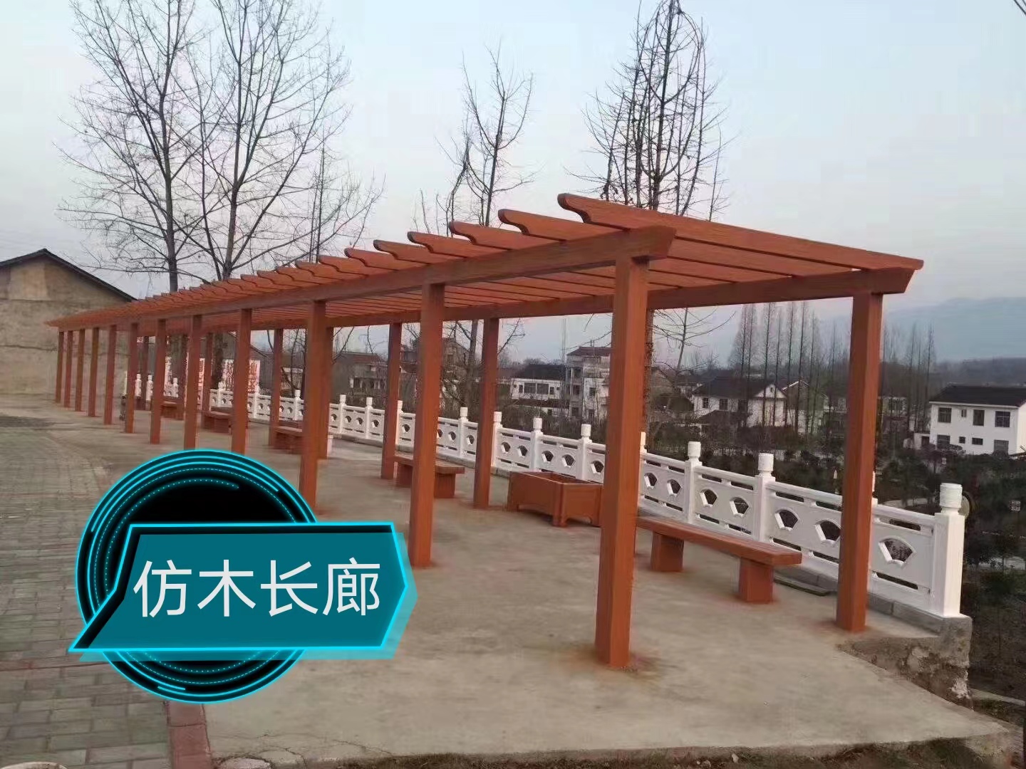 仿木垃圾桶：環(huán)保與美觀的完美結(jié)合