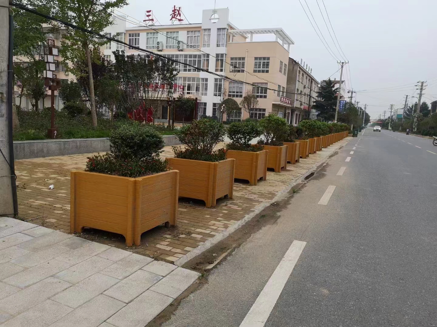 仿木花箱生產(chǎn)實際使用的材料是什么？